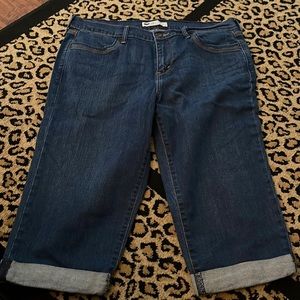 Lady’s Levi’s Capris